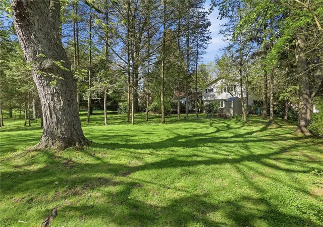 37th image of 58 Landsdowne Ln, Pittsford, NY 14618 | MLS# R1681746