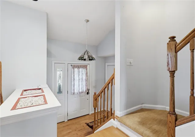 4th image of 58 Landsdowne Ln, Pittsford, NY 14618 | MLS# R1681746
