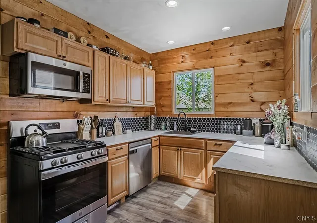 Homes for sale in Whitestown, NY | 134 Whitesboro St, Whitestown, NY 13495 | MLS# S1679395