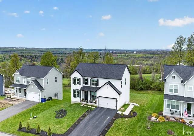 Homes for sale in Camillus, NY | 5567 Rolling Meadows, Camillus, NY 13031 | MLS# S1681757