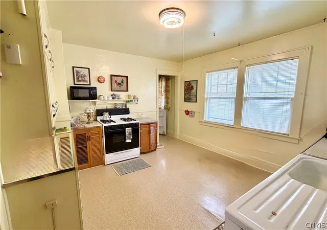 4th image of 1205-07 Lancaster Ave, Syracuse, NY 13210 | MLS# S1681802