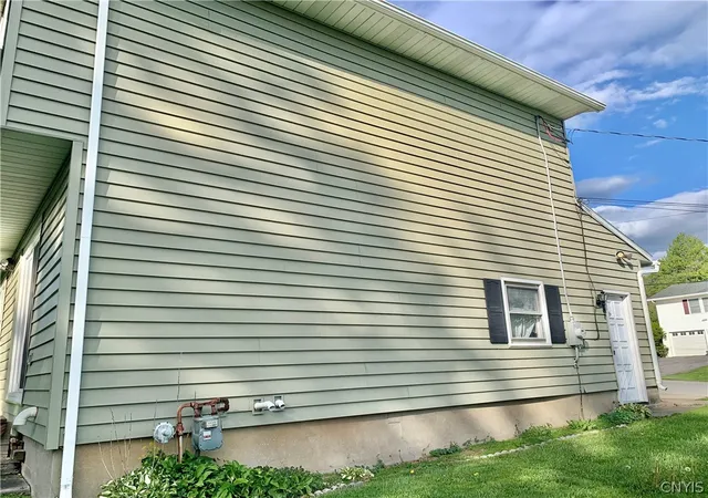 Homes for sale in Deerfield, NY | 5401 Summerset Wy, Deerfield, NY 13502 | MLS# S1681569