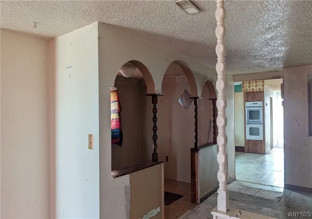 4th image of 83 Thompson St, Buffalo, NY 14207 | MLS# B1680653
