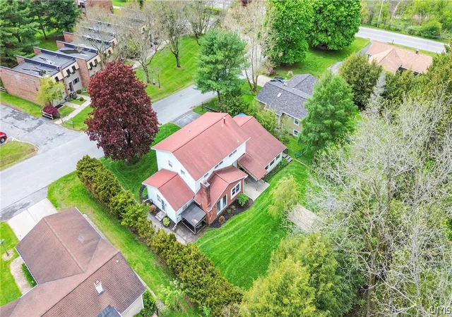 Homes for sale in New Hartford, NY | 5 Chestnut Rd, New Hartford, NY 13413 | MLS# S1681898