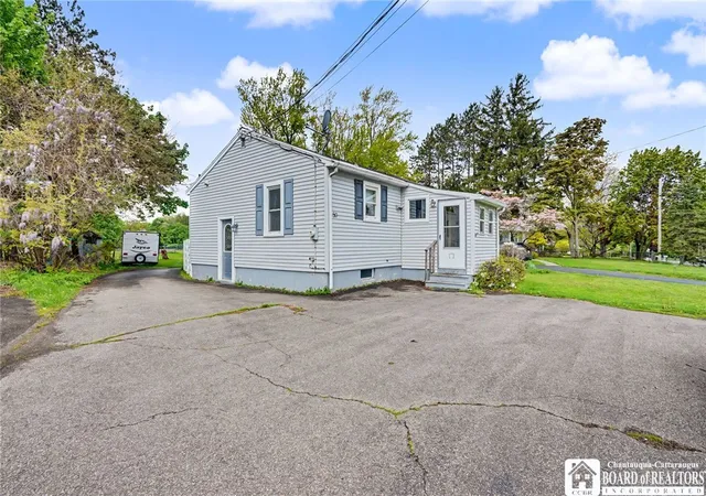 3rd image of 50 Chestnut St, Pomfret, NY 14063 | MLS# R1681770