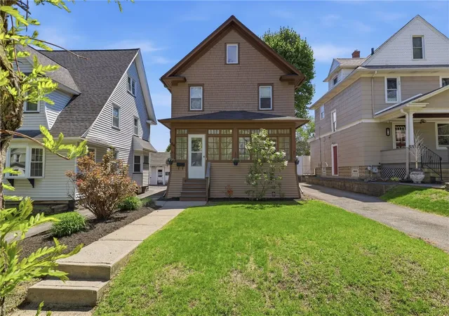 1st image of 84 Marion St, Rochester, NY 14610 | MLS# R1681831