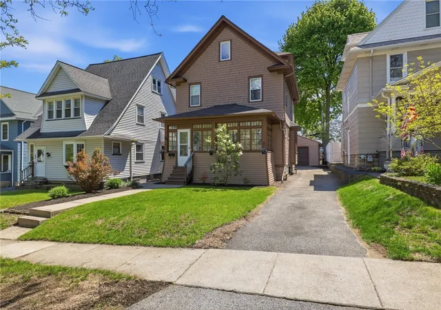 2nd image of 84 Marion St, Rochester, NY 14610 | MLS# R1681831