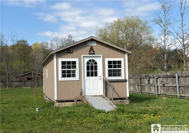Homes for sale in Freedom, NY | 11663 Route 98, Freedom, NY 14065 | MLS# R1681803