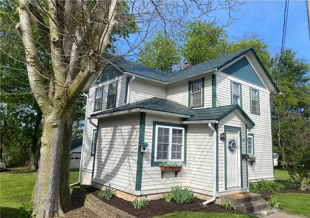 Homes for sale in Palmyra, NY | 409 Canal St, Palmyra, NY 14522 | MLS# R1681140