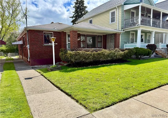 3rd image of 1157 La Salle Ave, Niagara Falls, NY 14301 | MLS# B1679995