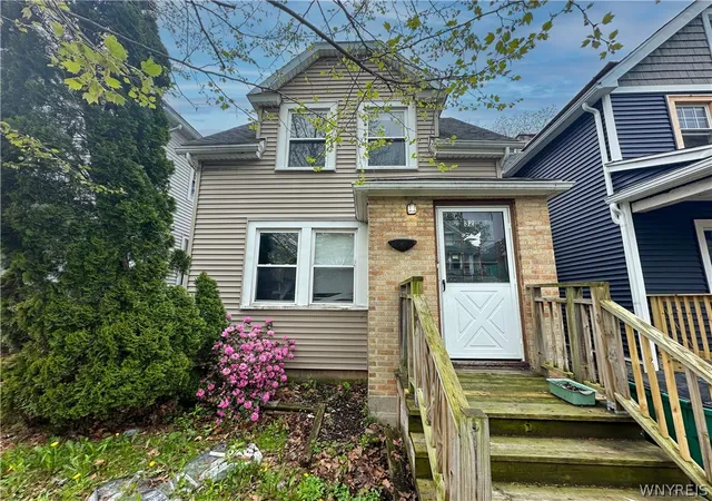 1st image of 32 Custer St, Buffalo, NY 14214 | MLS# B1681150