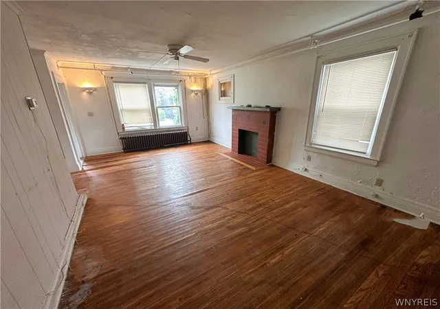 3rd image of 32 Custer St, Buffalo, NY 14214 | MLS# B1681150