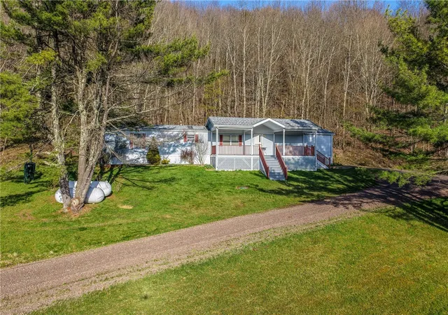 Photo 2 of Manufactured home for sale at 1264 Betty Brk Rd, South Kortright, NY 13842 | MLS# R1680850 | Listing updated on 2026-06-29
