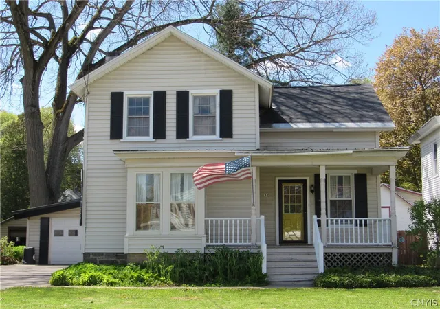 Homes for sale in German Flatts, NY | 32 Elm St, German Flatts, NY 13357 | MLS# S1681733