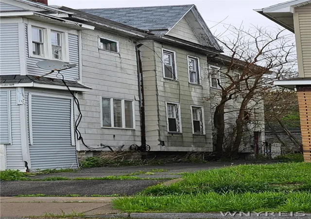 2nd image of 2467 Niagara St, Buffalo, NY 14207 | MLS# B1680939