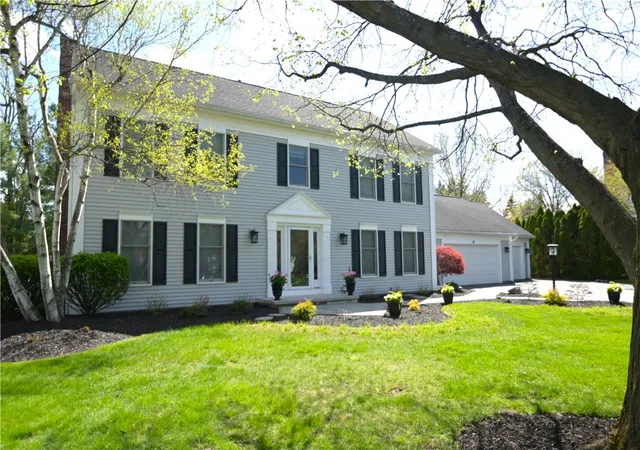 2nd image of 38 Farm Field Ln Ln, Pittsford, NY 14534 | MLS# R1682026