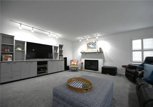 5th image of 38 Farm Field Ln Ln, Pittsford, NY 14534 | MLS# R1682026
