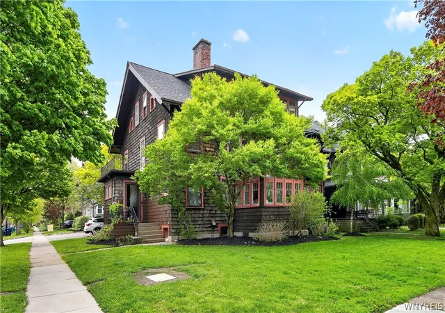 Homes for sale in Buffalo, NY | 143 Oakland Pl, Buffalo, NY 14222 | MLS# B1679574