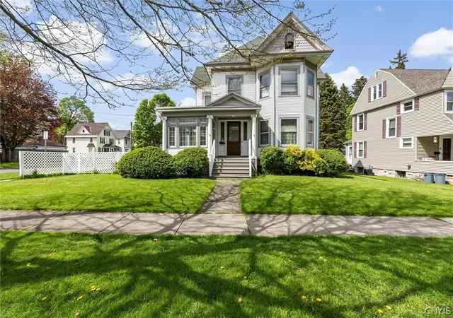 Photo 3 of Single family home for sale at 161 E Genesee St, Auburn, NY 13021 | MLS# S1681046 | Listing updated on 2026-07-17