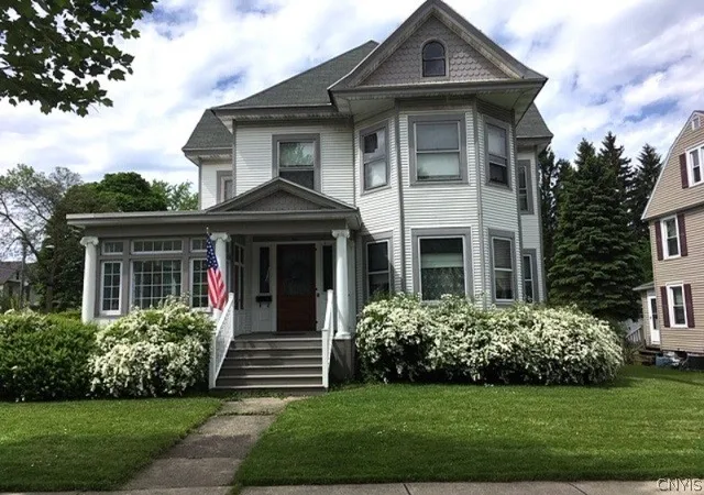 Photo 4 of Single family home for sale at 161 E Genesee St, Auburn, NY 13021 | MLS# S1681046 | Listing updated on 2026-07-17