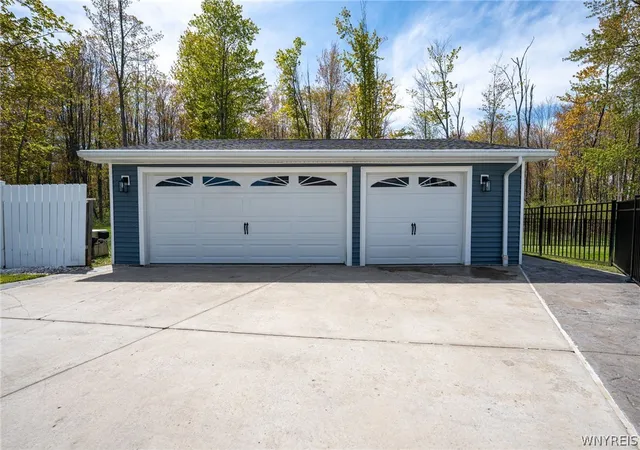 5th image of 565 Laurel St, Angola, NY 14006 | MLS# B1680907