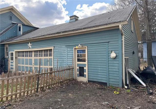 33rd image of 15 Gold St, Norwich, NY 13815 | MLS# R1682087