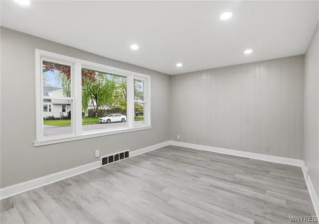 Photo 3 of Sale Pending at 18 Princess Dr, Buffalo, NY 14225 | MLS# B1681192 | Listing updated on 2026-06-20