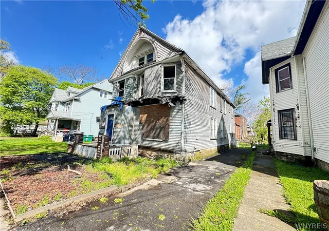 Photo 3 of Multi family home for sale at 1018 Cleveland Ave, Niagara Falls, NY 14305 | MLS# B1679383 | Listing updated on 2026-05-15