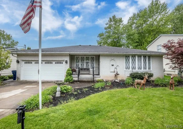 Homes for sale in Amherst, NY | 1075 Dodge Rd, Amherst, NY 14068 | MLS# B1682008