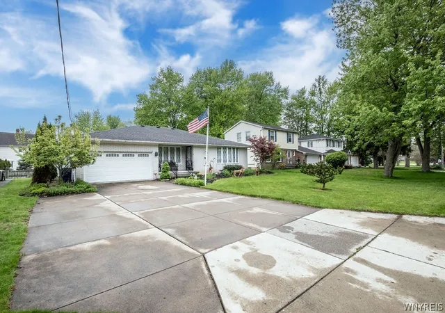 Homes for sale in Amherst, NY | 1075 Dodge Rd, Amherst, NY 14068 | MLS# B1682008