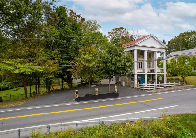 3rd image of 9523 Main St, Holland Patent, NY 13354 | MLS# S1682145