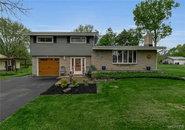 Homes for sale in Cambria, NY | 5830 Joanne Dr, Cambria, NY 14132 | MLS# B1682205