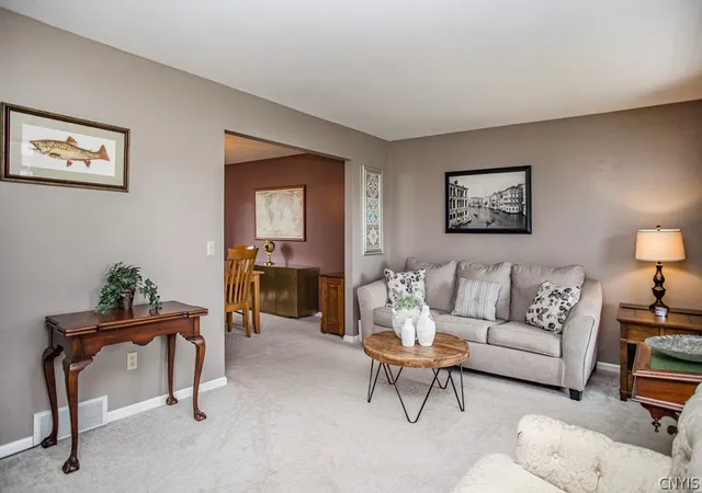 5th image of 6133 Cordero Dr, Cicero, NY 13039 | MLS# S1680540