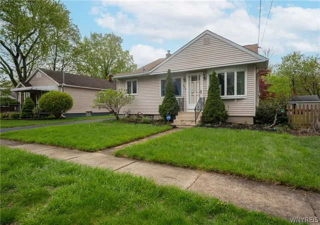 1st image of 572 Gilmore Ave, North Tonawanda, NY 14120 | MLS# B1681890