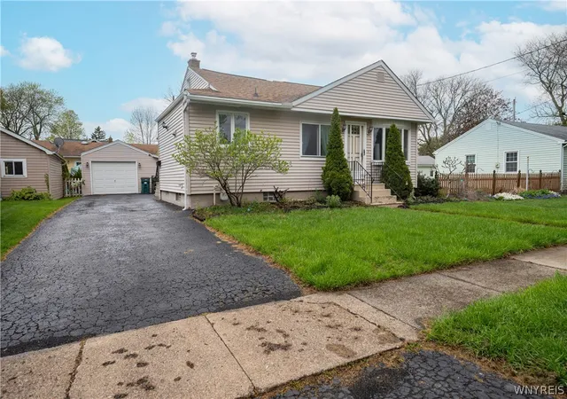 3rd image of 572 Gilmore Ave, North Tonawanda, NY 14120 | MLS# B1681890
