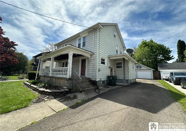 3rd image of 17 Pershing Ave, Jamestown, NY 14701 | MLS# R1681571