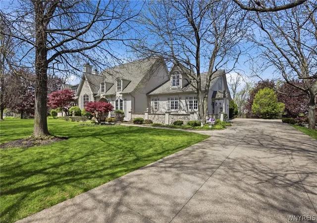Homes for sale in Amherst, NY | 224 Village Pointe Ln, Amherst, NY 14221 | MLS# B1682061