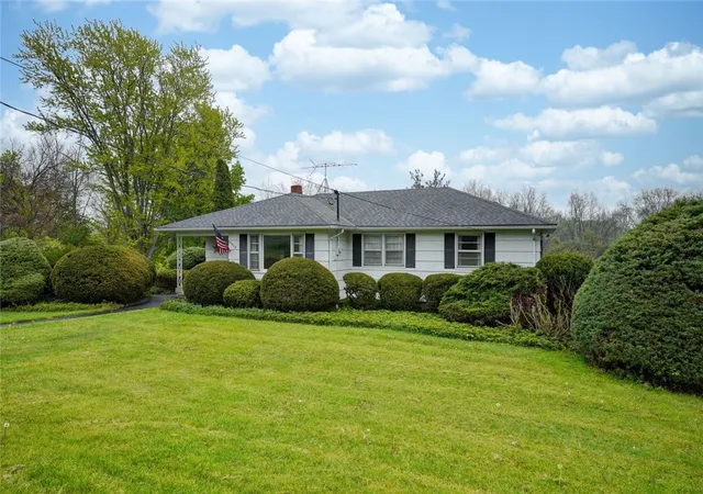Homes for sale in Stafford, NY | 6612 E Bethany Leroy Rd, Stafford, NY 14143 | MLS# R1682062