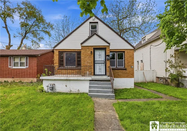 1st image of 414 18th St, Niagara Falls, NY 14303 | MLS# R1682031
