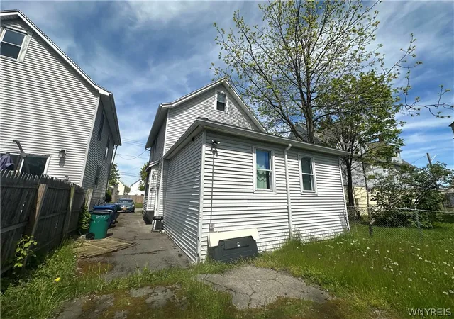 2nd image of 101 Wiley Pl, Buffalo, NY 14207 | MLS# B1681882