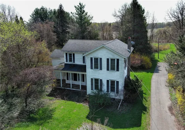 Homes for sale in Sodus, NY | 7310 Lake Rd, Sodus, NY 14551 | MLS# R1682240