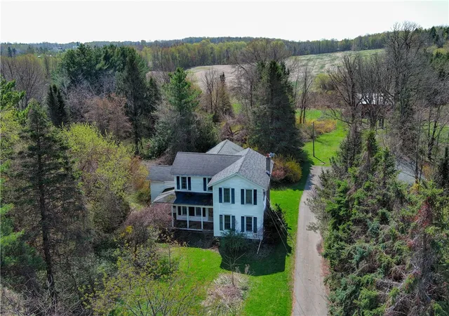 Homes for sale in Sodus, NY | 7310 Lake Rd, Sodus, NY 14551 | MLS# R1682240