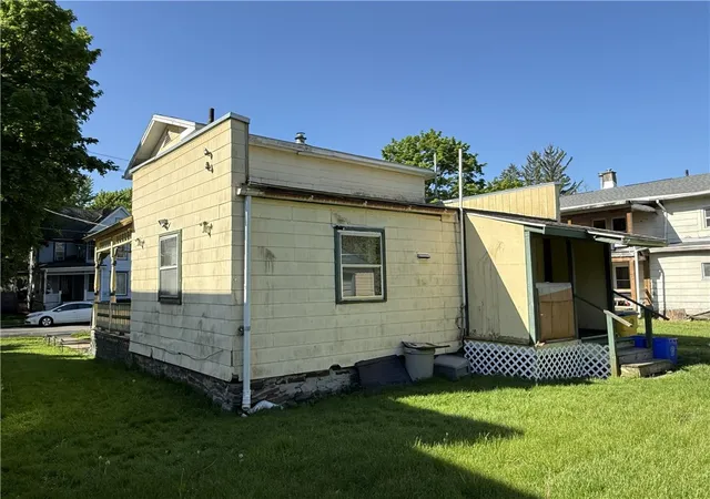 Homes for sale in Elmira City, NY | 254 W Hudson St, Elmira City, NY 14904 | MLS# R1681835