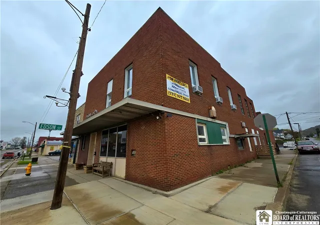 Photo 3 of Single family home for sale at 168 Main St, Eldred, PA 16731 | MLS# R1681740 | Listing updated on 2026-06-16