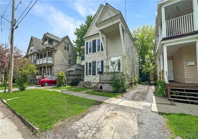 Homes for sale in Utica, NY | 807 Mcvean St, Utica, NY 13502 | MLS# S1682338