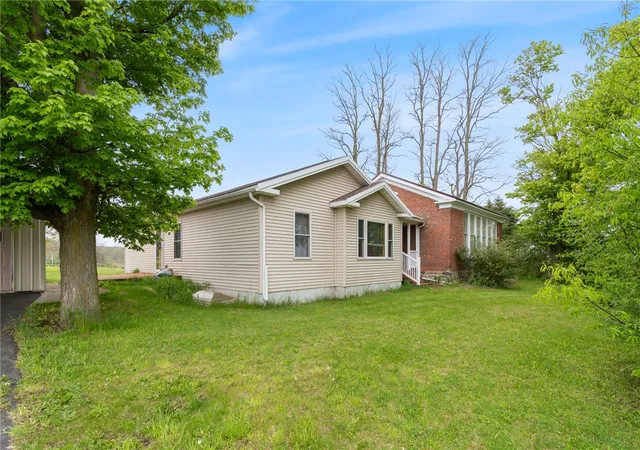 Homes for sale in Lyons, NY | 1005 Old Pre-Emption Rd, Lyons, NY 14489 | MLS# R1681355
