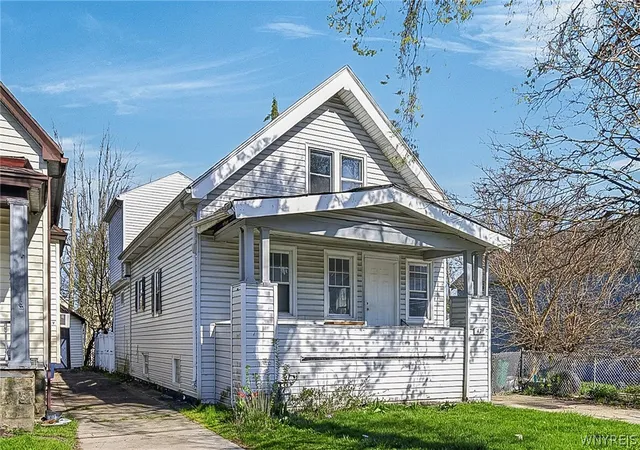Homes for sale in Buffalo, NY | 47 Birch Pl, Buffalo, NY 14215 | MLS# B1682346