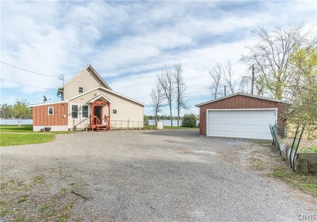 Photo 3 of Single family home for sale at 45586 Lois Ln, Wellesley Island, NY 13640 | MLS# S1681172 | Listing updated on 2026-07-22