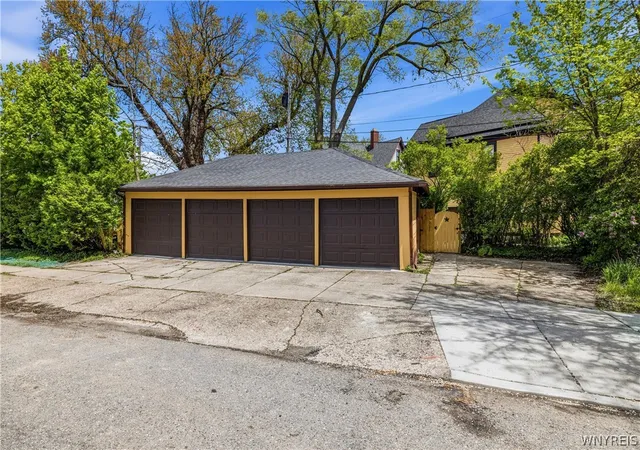 Homes for sale in Buffalo, NY | 180 Richmond Ave, Buffalo, NY 14222 | MLS# B1676154
