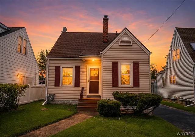 Homes for sale in Amherst, NY | 380 Springville Ave, Amherst, NY 14226 | MLS# B1682271